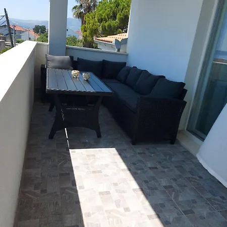 Apartman Istuk 2 Ante Kastela Exterior photo